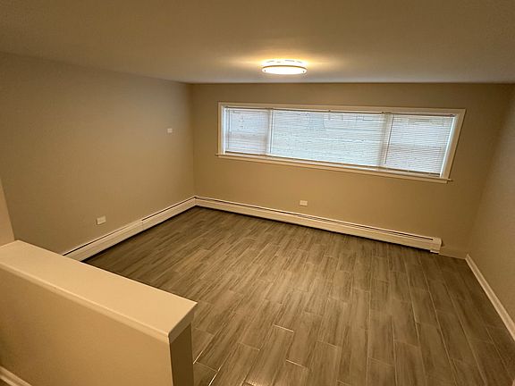 3rd image of 1027 S 11th Ave #G