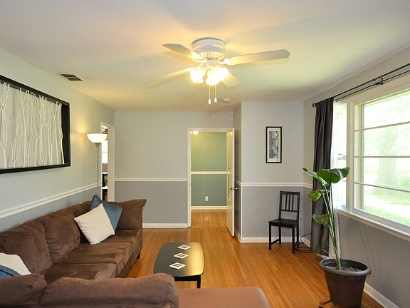 5th image of 420 Harolds Dr NW