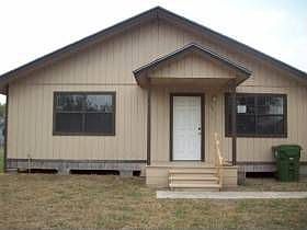 1st image of 131 Lavaca Dr