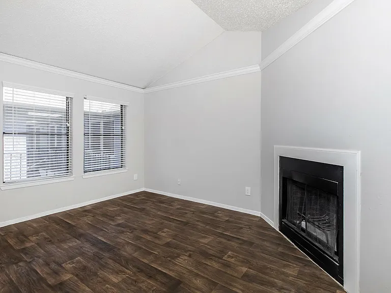 Lamar Place Apartments — Photo 51