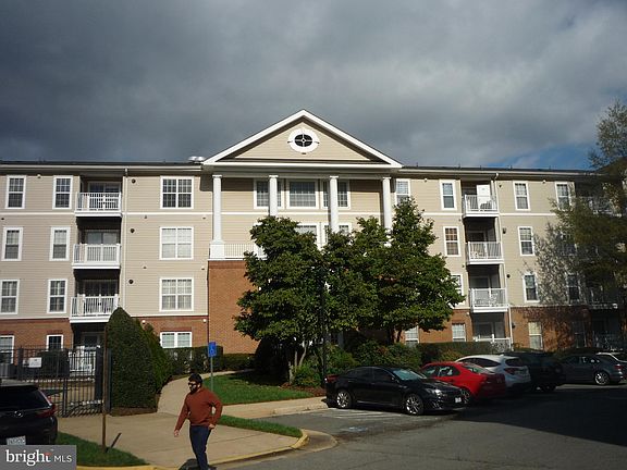 5th image of 7000 Falls Reach Dr APT 206