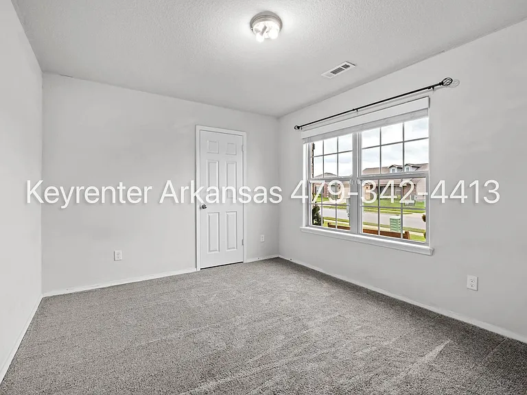 1600 Edinburgh Dr — Photo 21