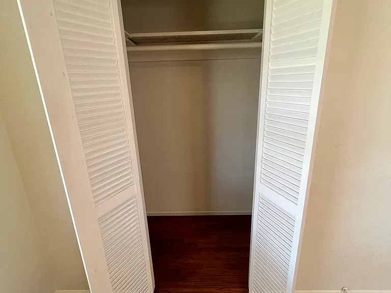 221 Hermosa Ave — Photo 16