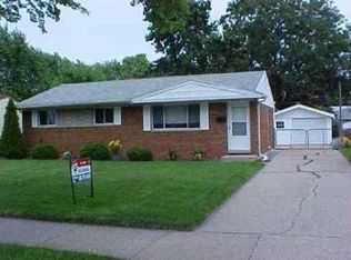 38236 Warwickshire Dr, Sterling Heights, MI 48312