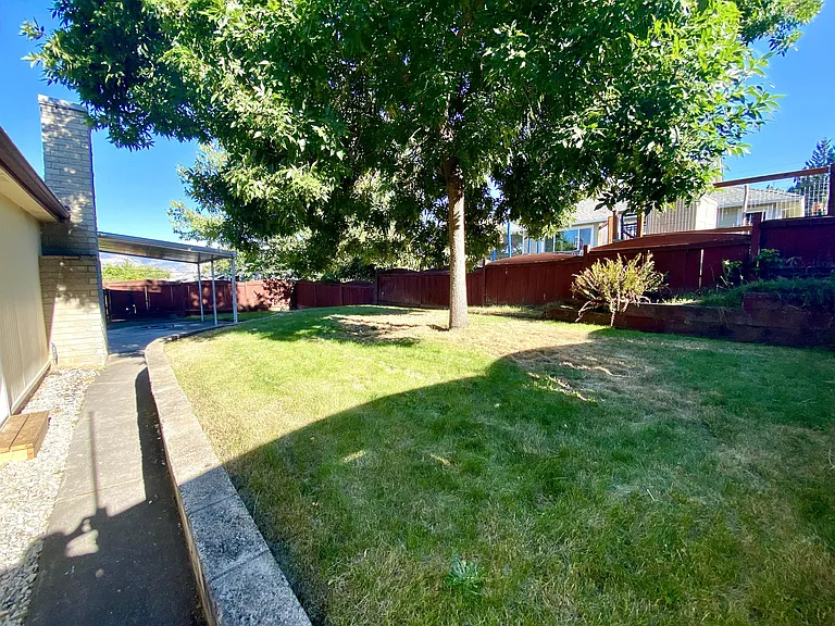 340 Wiley St — Photo 27