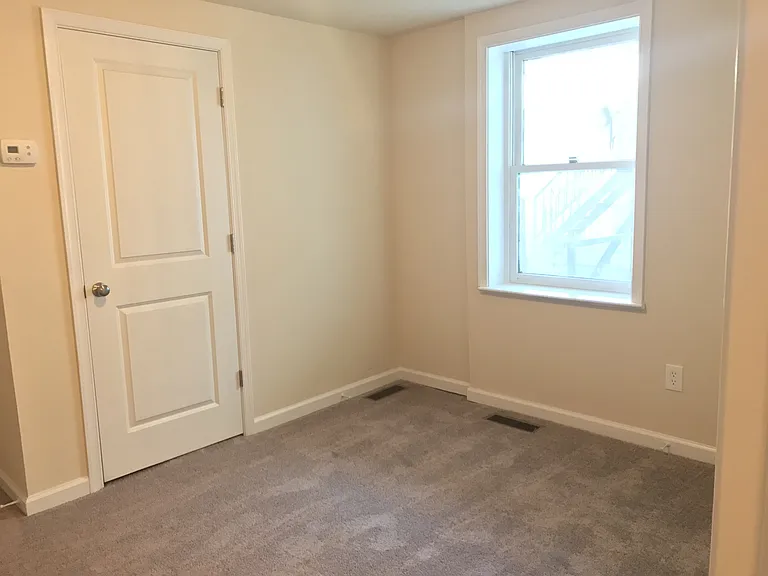124-126 N Hanover St — Photo 11