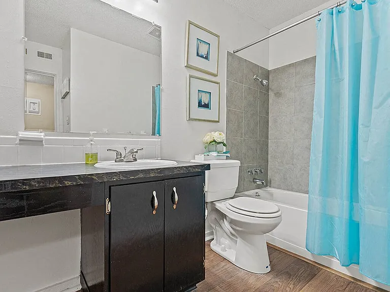 Modern Bathroom