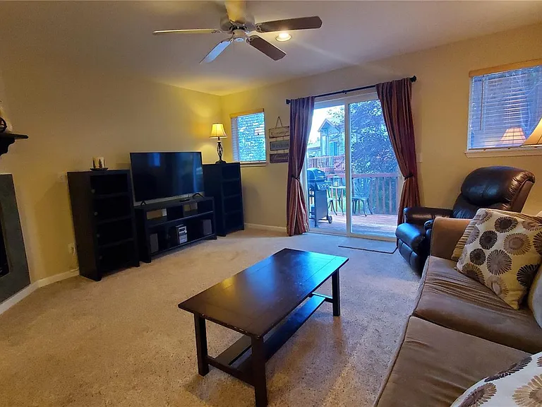 30 Spyglass Ln — Photo 3