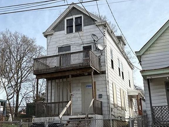 3rd image of 940 Wells St