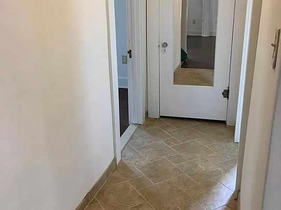 5th image of 351 Thorman Pl #2