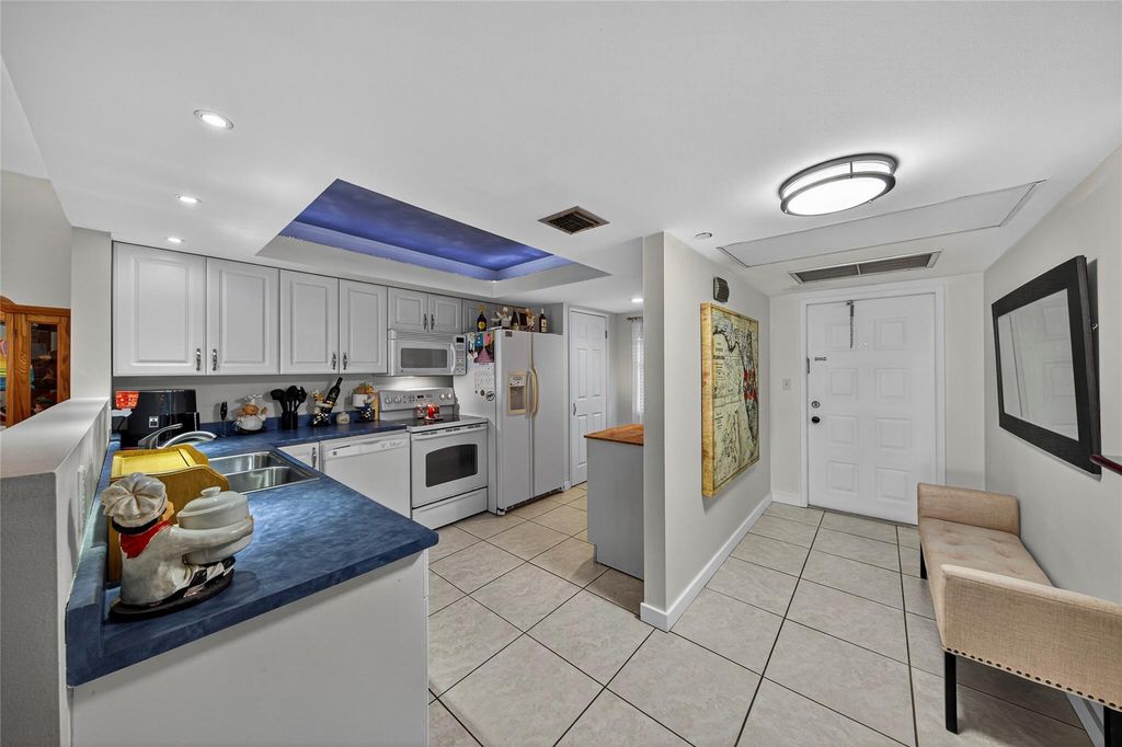 2900 N Course Drive #607, photo 7
