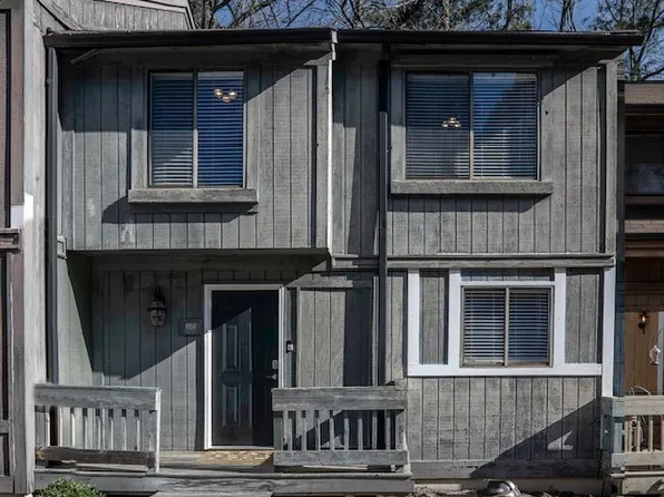 106 Fernbanks Ct, Athens, GA 30605