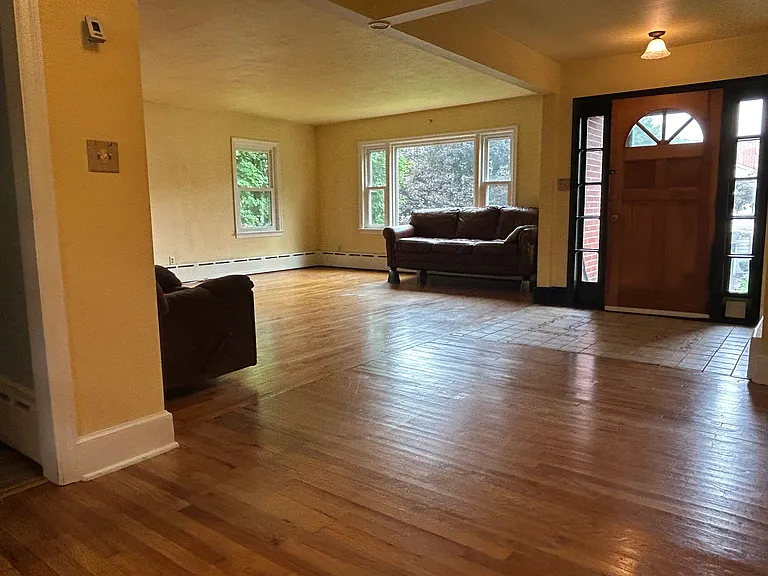 114 Maple Ave — Photo 7