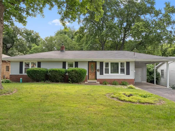 915 Dina Dr, Collinsville, IL 62234