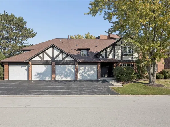 31 Algonquin Dr APT 2, Indian Head Park, IL 60525