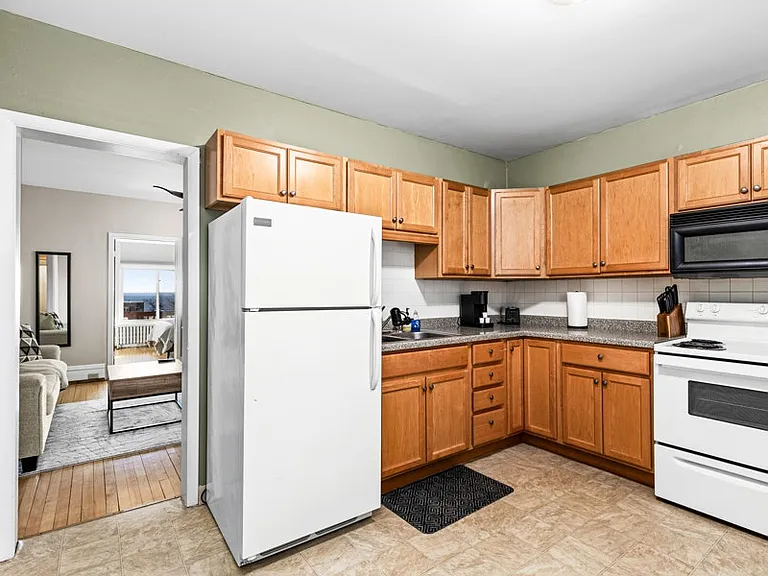 209 E 3rd St #209 — Photo 8