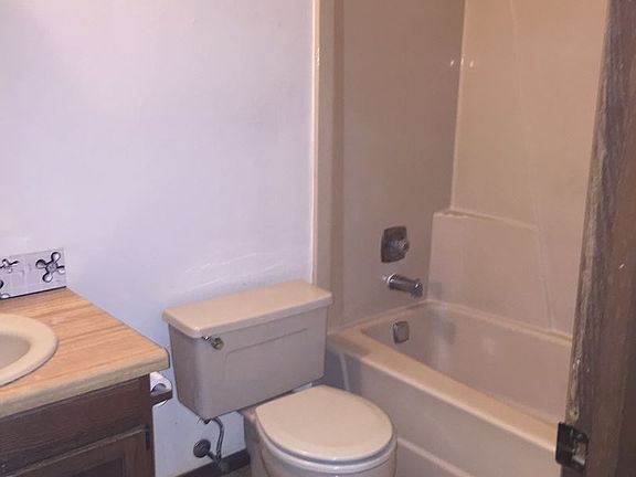 5th image of 545 Sandra Ln APT 1