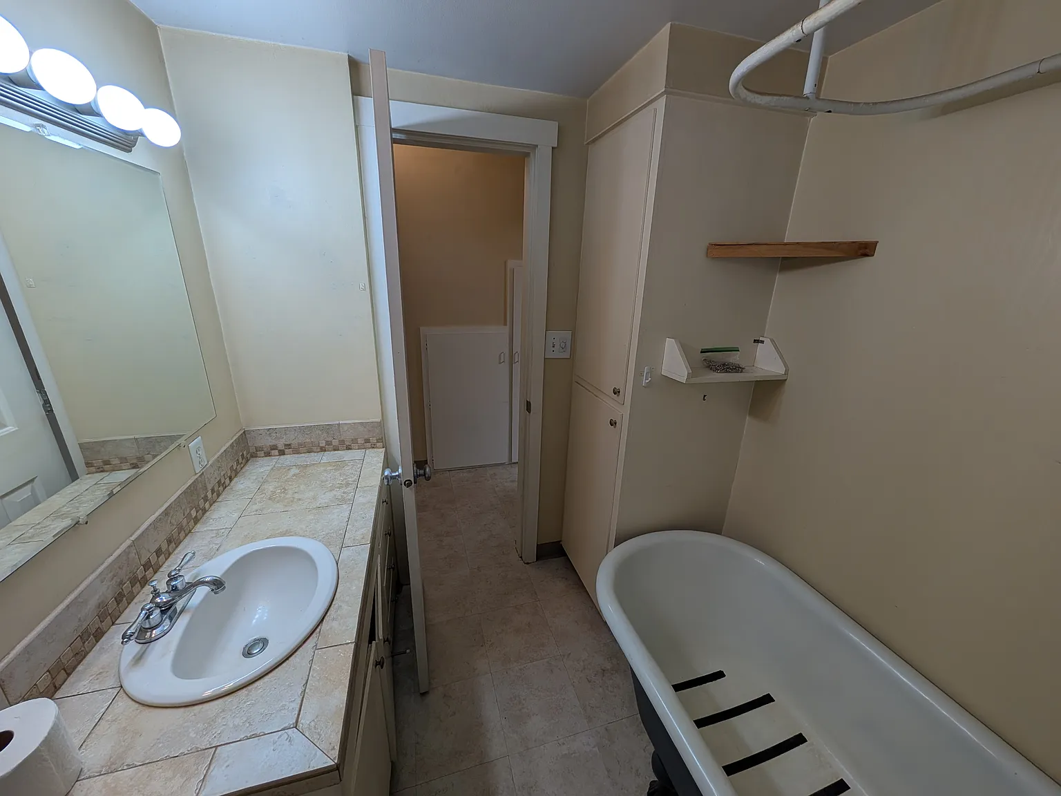 2 bed, 986 sqft, $1,700 — Photo 4