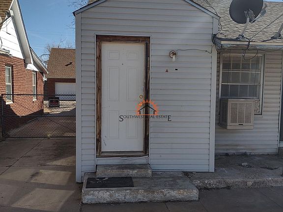 2nd image of 901 Sheldon St #A