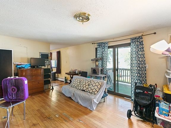 5th image of 271 Humphrey St #H16