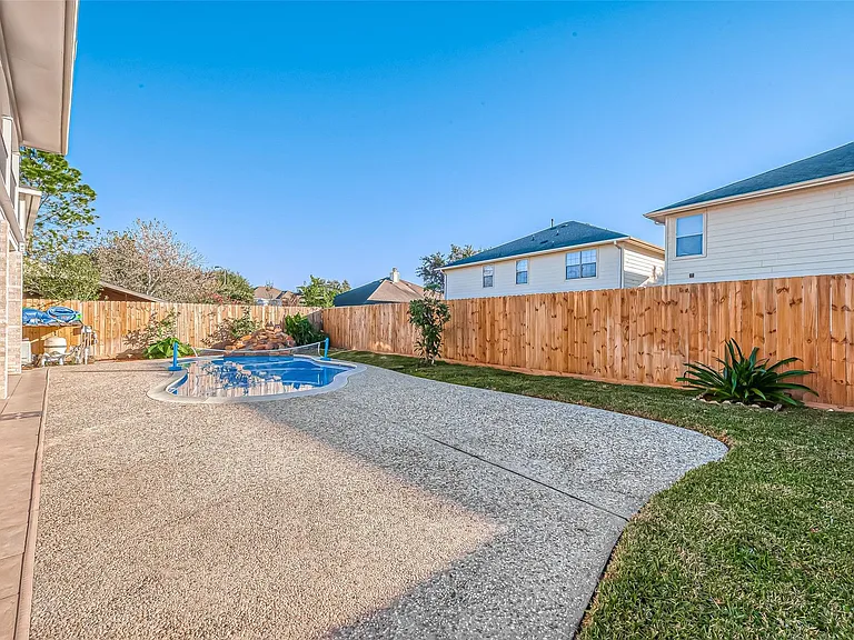 9407 Demsey Mill Dr — Photo 34