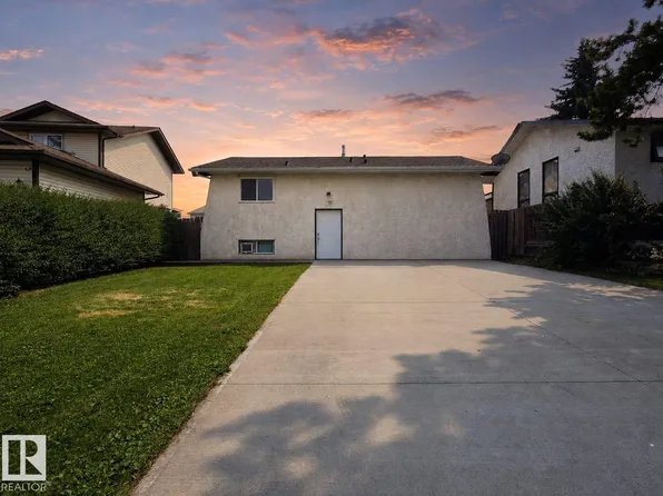 3511 28th Ave NW, Edmonton, AB T6L 3Y5