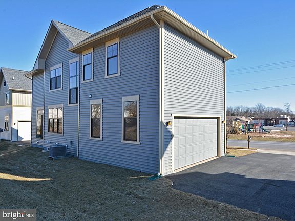 3rd image of 6736 Bleight Dr