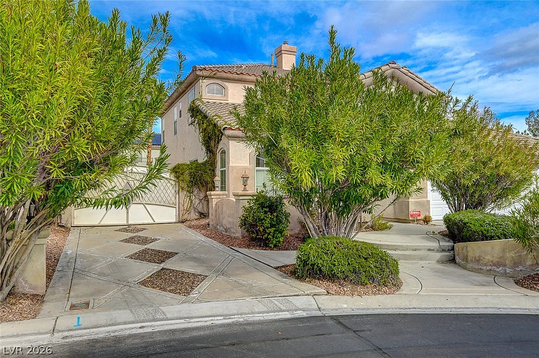 4 bed, 3.5 bath, 3578 sqft, $4,240 — Photo 3