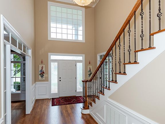4th image of 8912 Braithwaite Ln