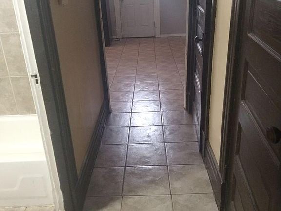 3rd image of 2834 Wyoming St