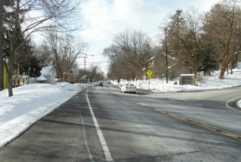 2nd image of 302 E Main St