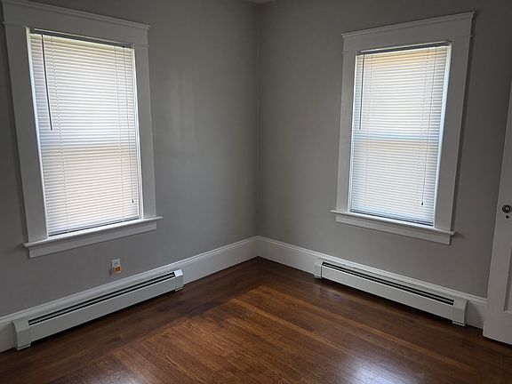 5th image of 22 Warwick Neck Ave