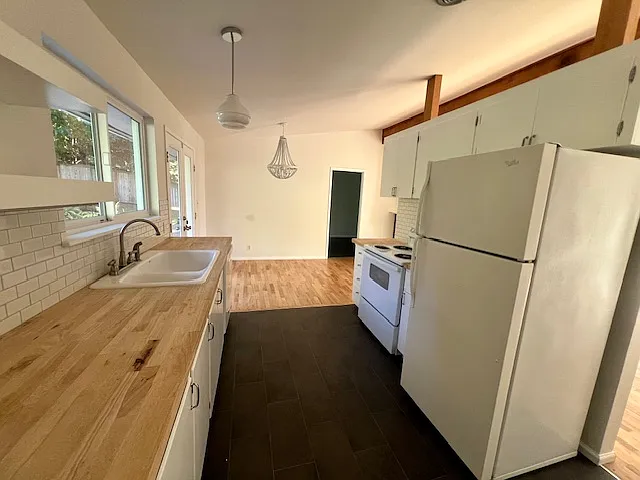850 82nd Ave NE — Photo 6