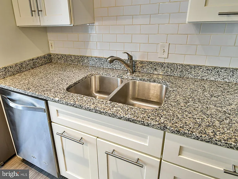 1319 Belmont St NW — Photo 10