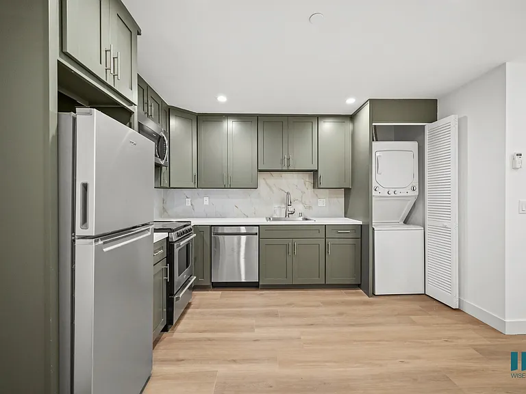 429 N Hayworth Ave — Photo 73