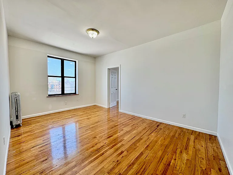 2442 Morris Ave #54 — Photo 2