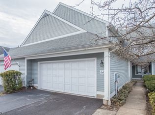 33 Cobblestone Ter, Montville, NJ 07045