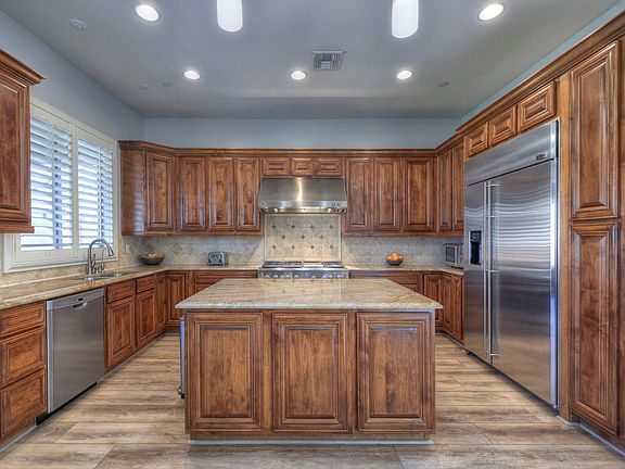 3rd image of 3646 E Los Gatos Dr