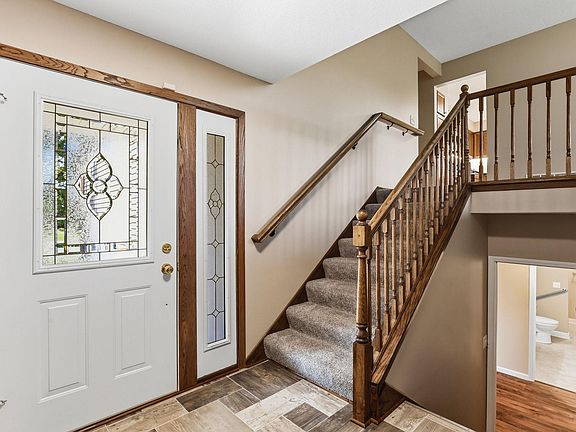 4th image of 3588 Grenadier Pl N