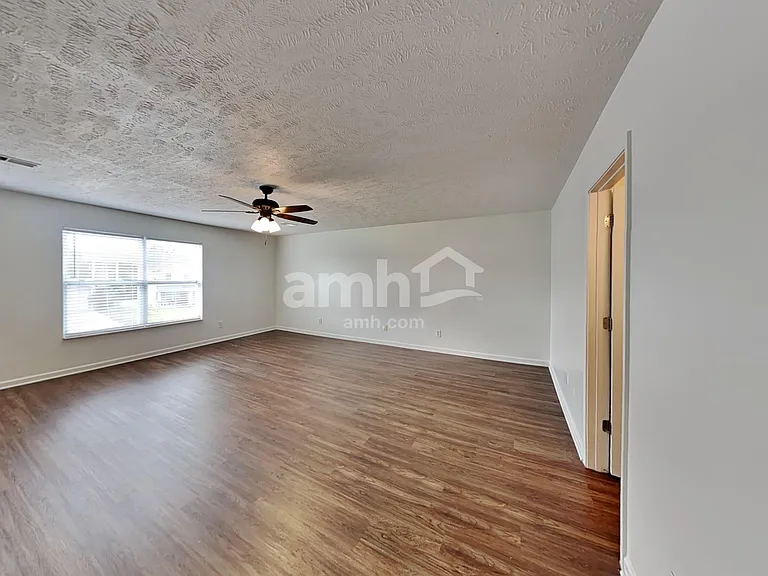 604 Blossom Hill Dr — Photo 8