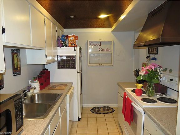 3rd image of 5712 Spotswood Dr