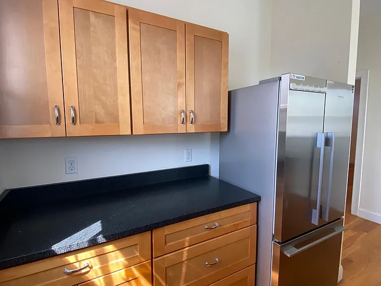 536 Cambridge St — Photo 8