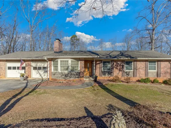 427 Carrol Ln, Pickens, SC 29671