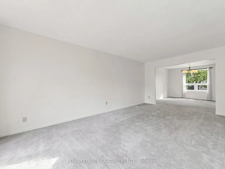 94 Howlett Ave — Photo 8