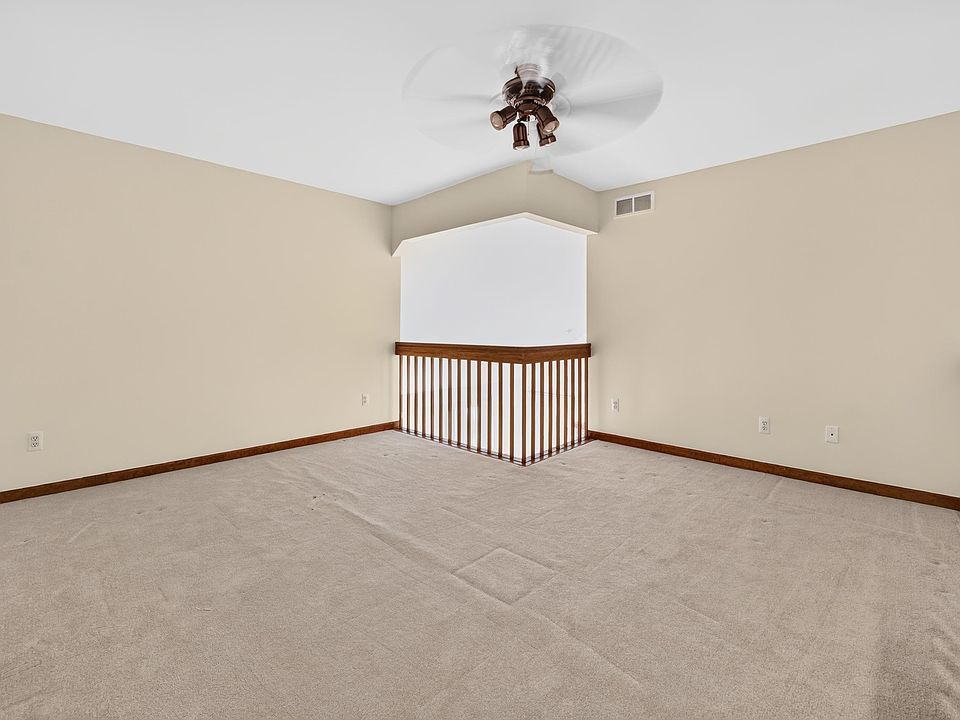 54325 Cambridge Dr, photo 17