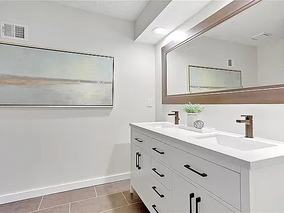 3 bed, 1392 sqft, $2,200 — Photo 4