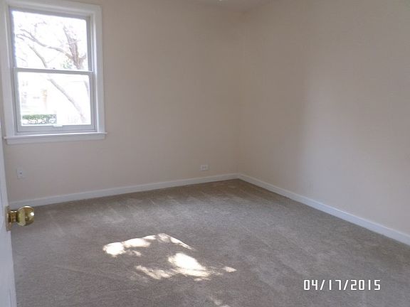 4th image of 2850 N Elm St