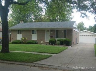 11677 Canterbury Dr, Sterling Heights, MI