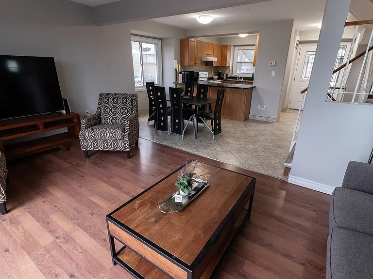 7591 Scholfield Rd — Photo 8