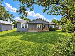 123 Barbara Dr, Clute, TX 77531
